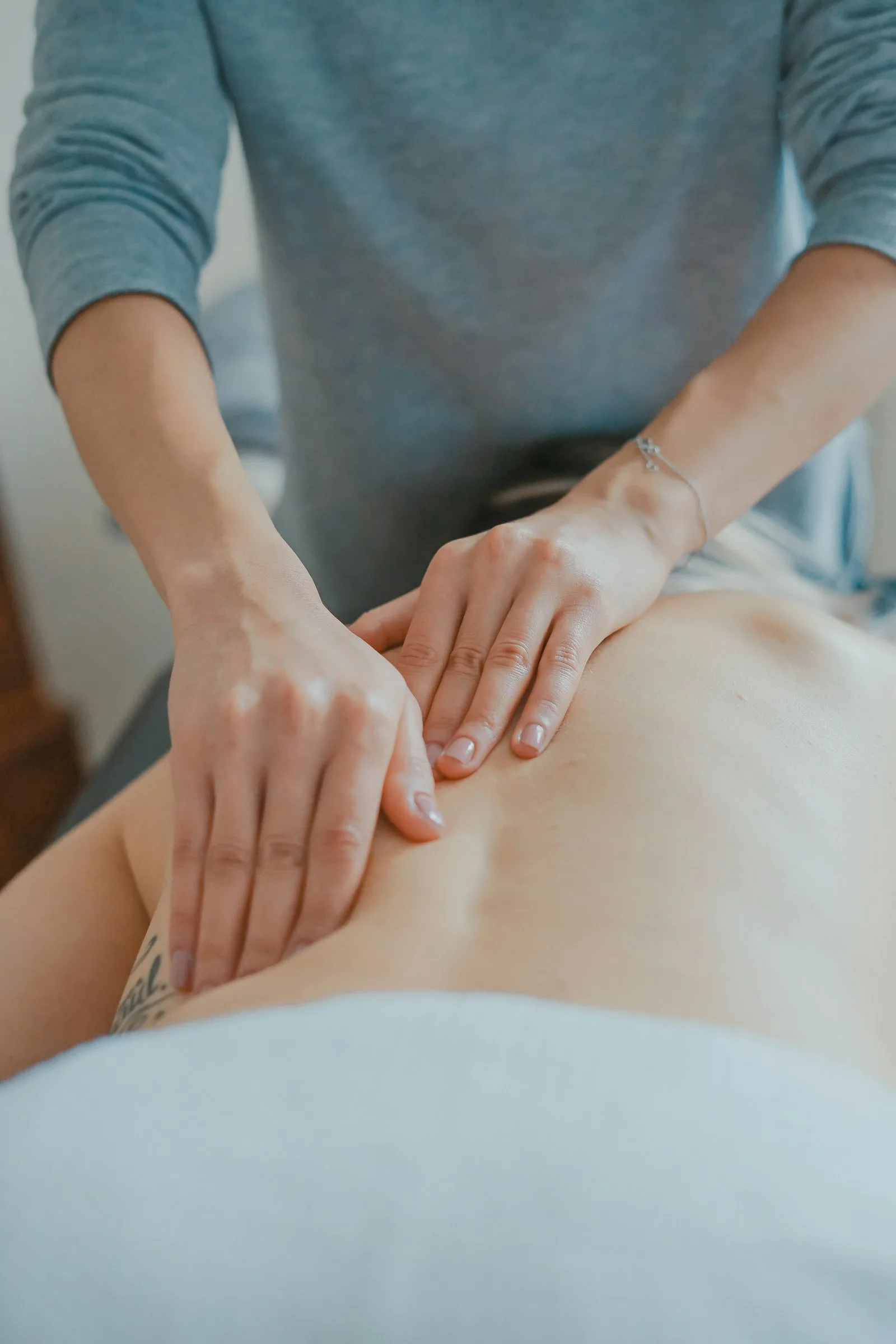 Soin traditionnel de reboutement et massage du dos Maison Senseria